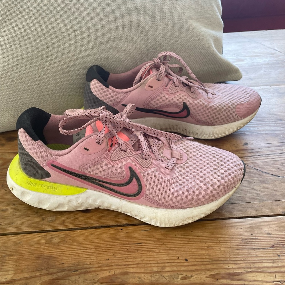 Running shoes